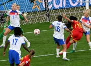 九游亚洲官网-英格兰队在激烈对局中击败对手，晋级欧洲杯