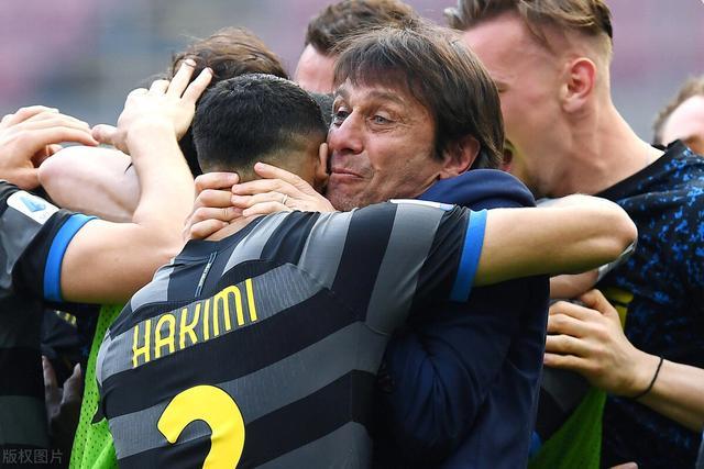 包含萨索洛客场逼平对手，拿到关键分数的词条