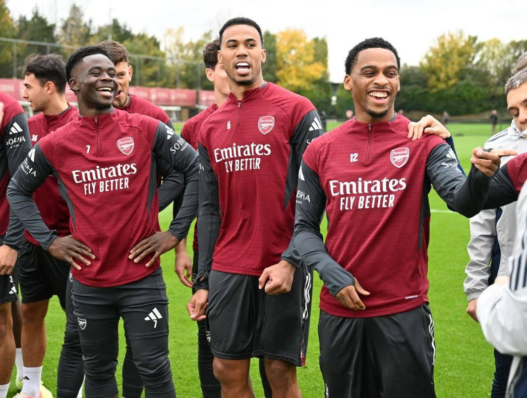 包含阿森纳客场取胜，连续三场不败的词条