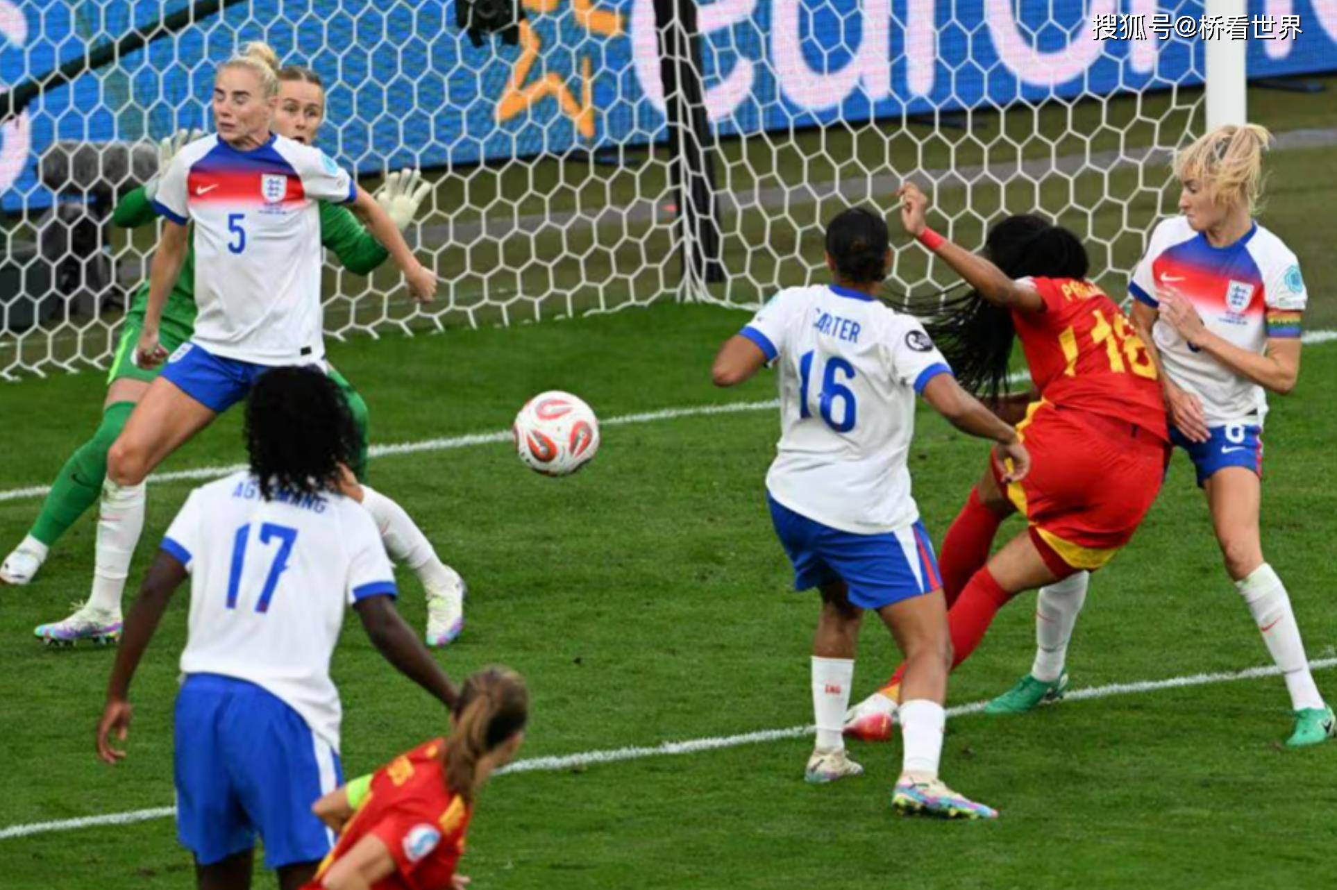 英格兰队在激烈对局中击败对手，晋级欧洲杯