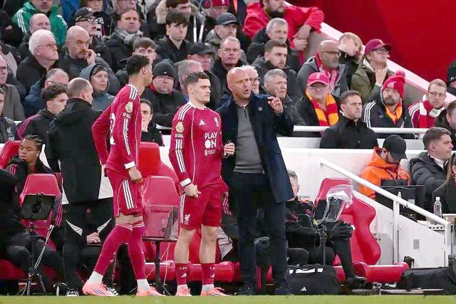 利物浦遭遇连败,急需调整战术 利物浦遭遇连败,急需调整战术