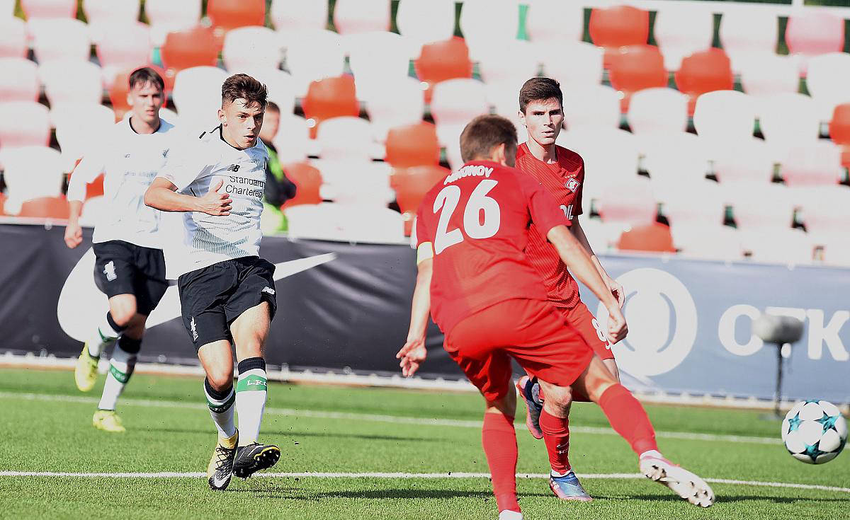 包含纽卡斯尔联客场惨败，遭遇三连败的词条