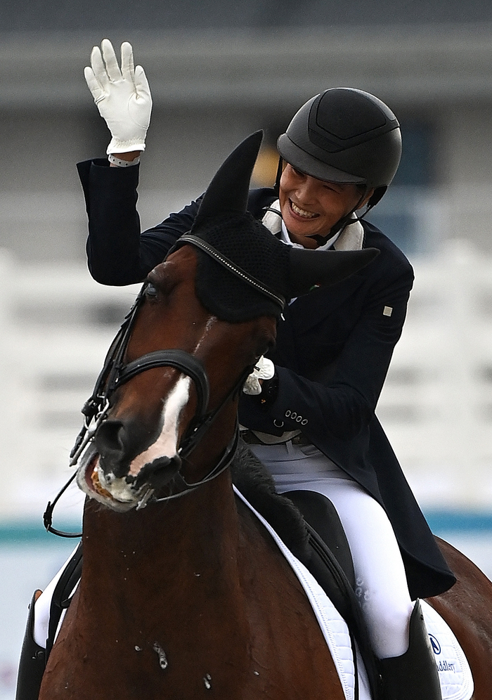 冰岛兰队士气大振，开启夺冠之路的序幕